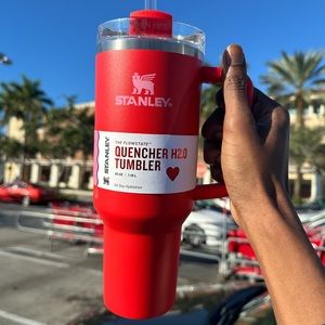 NEW! Stanley Pink Valentine Heart oz Quencher H2.0 Tumbler.